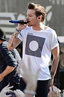 Louis Tomlinson of One Direction performs on Good 