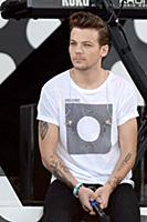 Louis Tomlinson of One Direction performs on Good 
