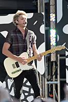 Niall Horan of One Direction performs on Good Morn