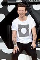 Louis Tomlinson of One Direction performs on Good 