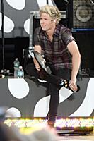 Niall Horan of One Direction performs on Good Morn