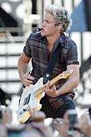 Niall Horan of One Direction performs on Good Morn