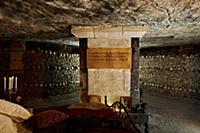 NATIONAL PICTURES

Spooky sightseers can spend H