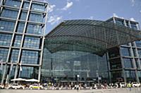Germany, Berlin, Mitte, Hauptbahnhof steel and gla