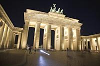 Germany, Berlin, Mitte, Brandenburg Gate in Parise