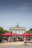Germany, Berlin, Mitte, Brandenburg Gate in Parise
