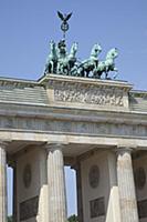 Germany, Berlin, Mitte, Brandenburg Gate in Parise