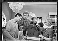 Кадр из фильма «Я шагаю по Москве», (1963). На фот