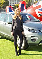 Роузи Хантингтон-Вайтли представляет новый Land Rover Discovery Sport