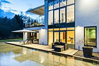 Bauhaus villa at dusk, Sauerland, Germany

Для ком