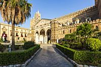 The Cathedral of Palermo with the well-kept garden