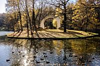 Парк Царицыно.
Арка 'Русалкины ворота' 1804 г. Ар