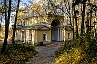 Павильон Миловида расположен неподалеку от фигурны