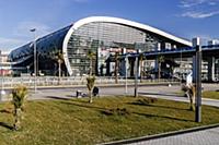 Новый современный железнодорожный вокзал в Адлере,