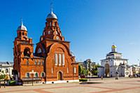 Церковь Троицы живоначальной (красная), Золотые во