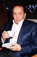 Советский и российский телеведущий Александр Масля