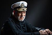 Советский и российский эстрадный певец Бедрос Кирк